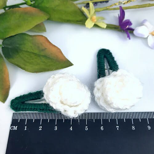 White crochet rose hair clips