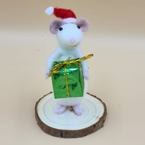 white mouse with green present