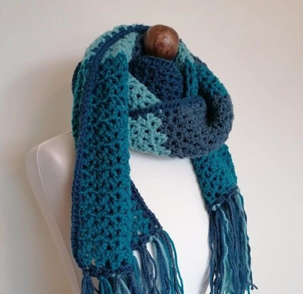 cosy-blue-crocheted-scarf