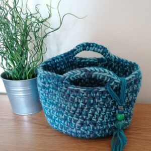crocheted-basket-in-blues