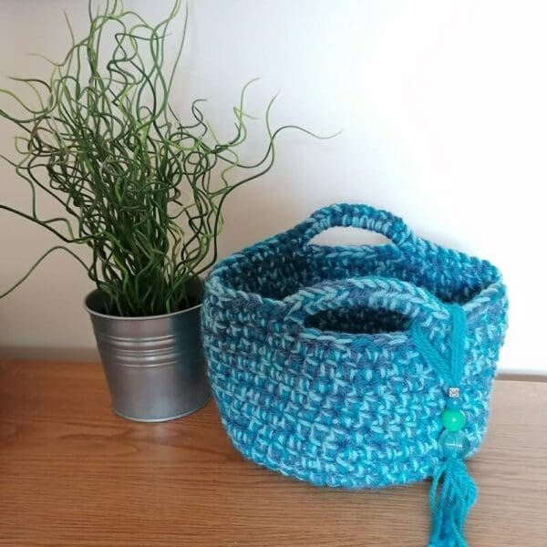 cute-little-crocheted-storage-basket
