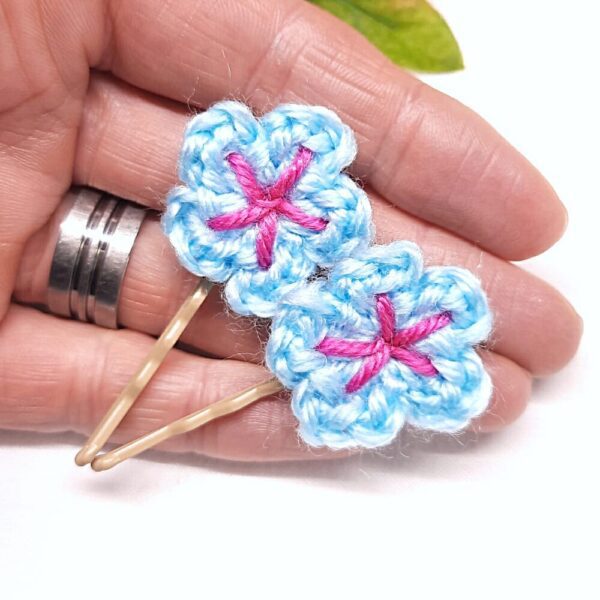 Cute crochet blue flower bobby pins, hair grips