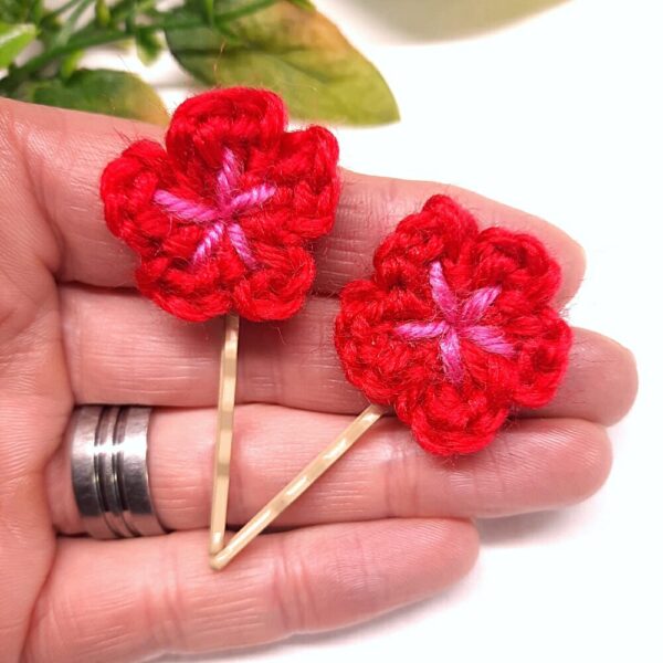Cute crochet red flower bobby pins, hair grips