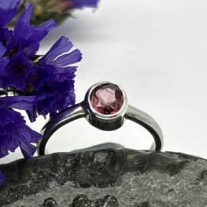 Pretty tube set pink garnet gemstone silver ring