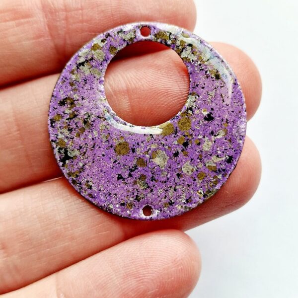 Brass - round - purple - pendant - enamel - resin