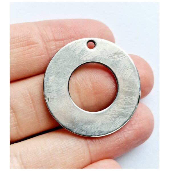 Round hoop enamel pendant - resin- aluminium