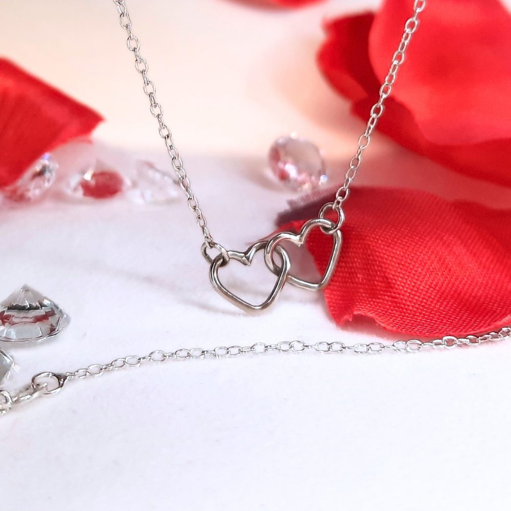 Necklace entwined hearts - Classic collection | Heart to Get Jewelry
