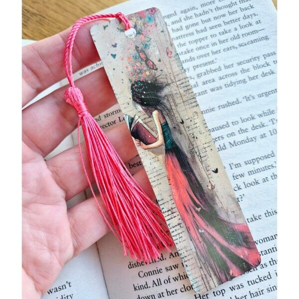 Aluminium bookmark with girl reading