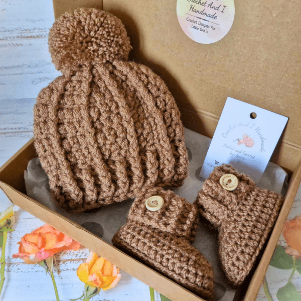 Handmade Crochet Baby Hat & Booties Gift Set - Custom Colours - Image 5