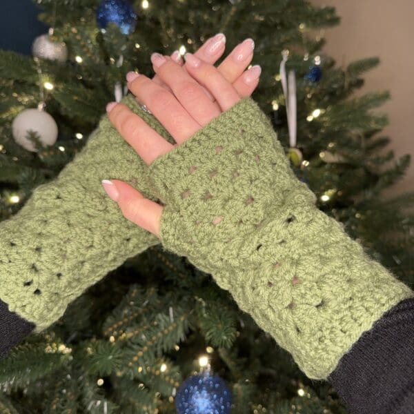 Crochet Fingerless Gloves - Image 3