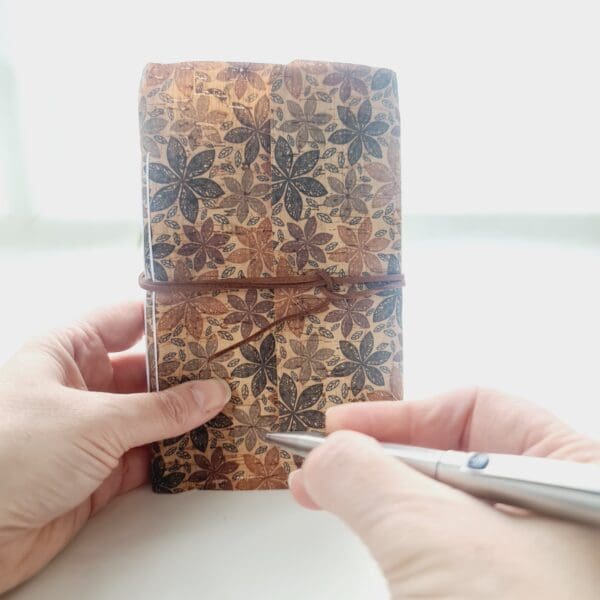 Cork Journal with pretty Flower Print pattern and plain white or lined pages. - Image 5