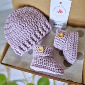 Crochet Baby set including beanie hat and matching booties with 'Born to sparkle' wooden buttons, newborn to 6 months in a variety of colours by Crochet And I Handmade