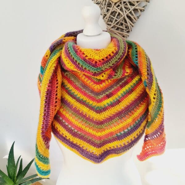 Siôl Enfys | Rainbow Shawl - Image 4