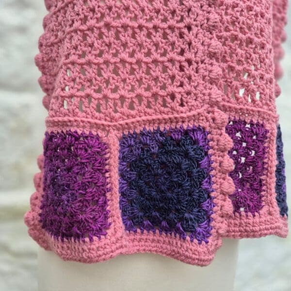 oversized crochet scarf pinks close