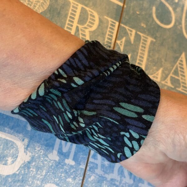 Green slip on stretch bracelet with flat twist repurposed fabric eco friendly - Image 5