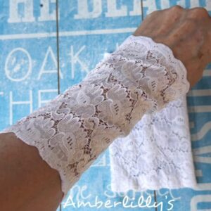 White long wrist covers one pair